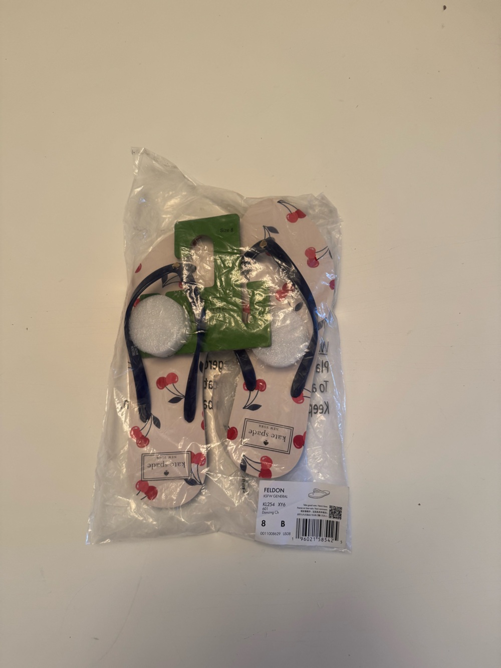 kate spade White Cherry Print Flip Flop Sandals with Navy Straps Size 8 NWT